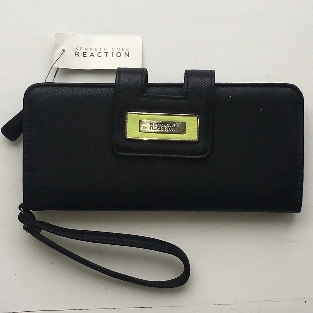 Kenneth Cole Reaction Clutch/wallet